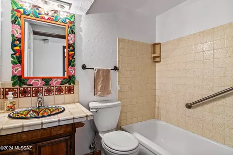 Bath - 405 E River Rd, Tucson, AZ 85704 photo 3 of 3