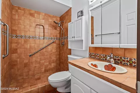 Bath - 405 E River Rd, Tucson, AZ 85704 photo 2 of 3