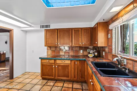 Kitchen - 405 E River Rd, Tucson, AZ 85704 photo 6 of 6
