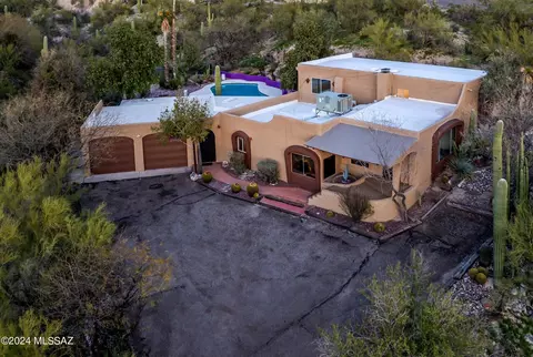 405 E River Rd, Tucson, AZ 85704