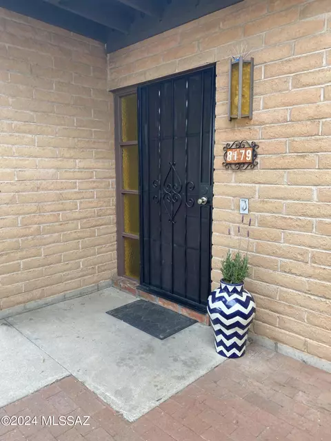 8179 N Madrid Dr E, Oro Valley, AZ 85704