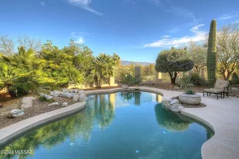 9980 E Sabino Springs Pl, Tucson, AZ 85749