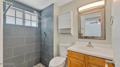 Bath - 3221 S Champlain Ave, Tucson, AZ 85730 photo 2 of 2