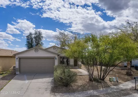 6285 S Avenue De La Chandelle, Tucson, AZ 85746