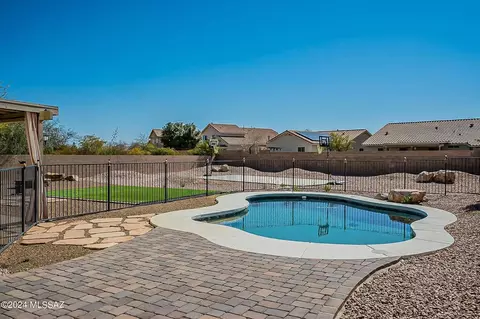 7567 S Climbing Ivy Dr, Tucson, AZ 85757