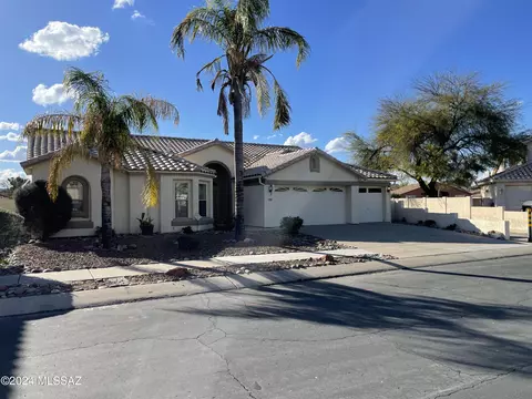 8431 N Poudre Dr, Tucson, AZ 85743