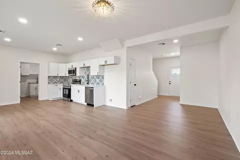 1061 E Irwin Pl, Tucson, AZ 85719 photo 4
