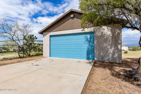 21 E Schilling Pl, Tucson, AZ 85706 photo 2