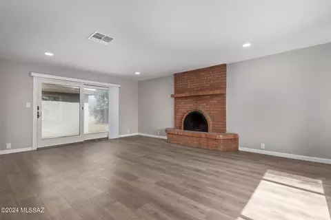 21 E Schilling Pl, Tucson, AZ 85706 photo 10