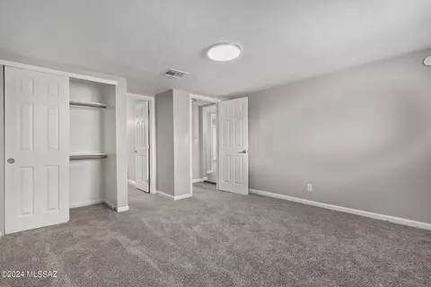 21 E Schilling Pl, Tucson, AZ 85706 photo 16
