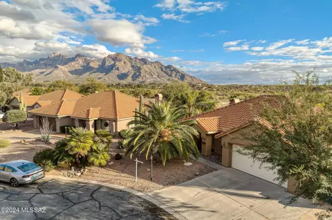 1351 W Sandtrap Way, Tucson, AZ 85737