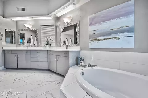 Bath - 13005 E Cape Horn Dr, Tucson, AZ 85749 photo 2 of 7