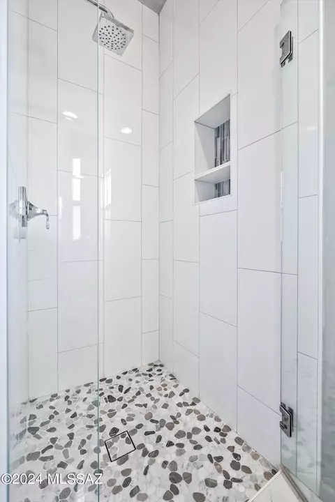 Bath - 13005 E Cape Horn Dr, Tucson, AZ 85749 photo 5 of 7
