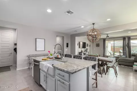 5251 W Toronto Highlands Ln, Tucson, AZ 85742