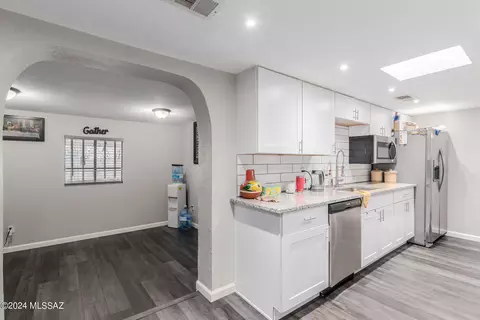 4112 E Sylvane Dr, Tucson, AZ 85711 photo 17