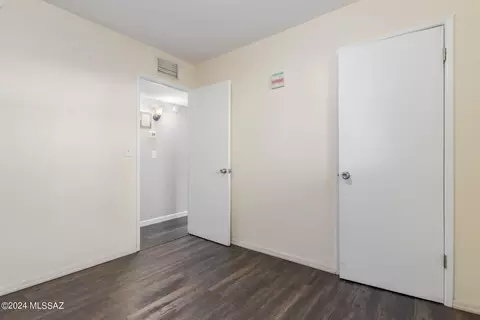 4112 E Sylvane Dr, Tucson, AZ 85711 photo 26