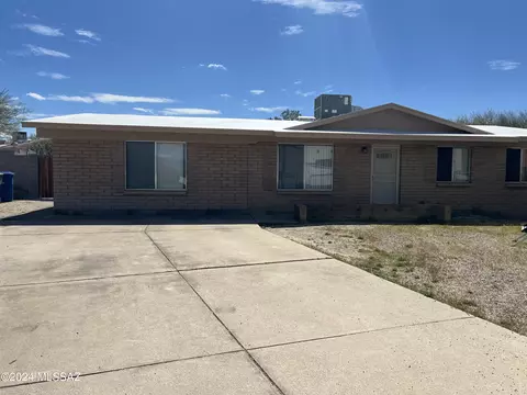 9790 E Hollow Pl, Tucson, AZ 85748