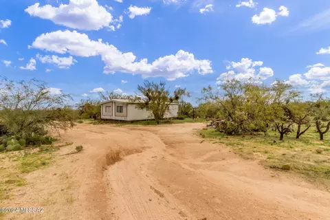 12515 W Castle Dr, Tucson, AZ 85736