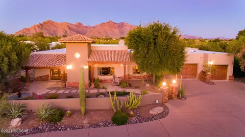 735 W Panorama Rd, Tucson, AZ 85704
