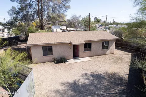 1136 E Rocky Way Dr, Tucson, AZ 85719