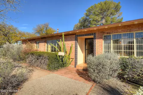 4225 E Kilmer St, Tucson, AZ 85711