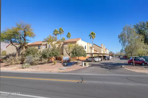 3690 N Country Club Rd #1033, Tucson, AZ 85716