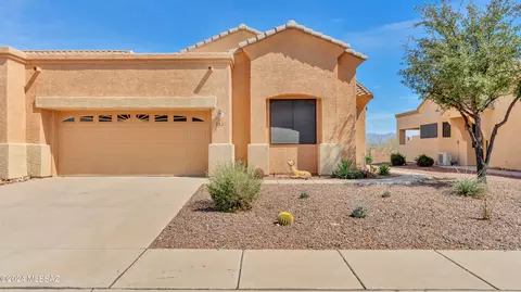 732 N Cedar Bend Ave, Green Valley, AZ 85614