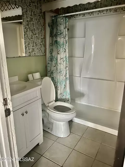 Bath - 143 N Curtis Ave, Willcox, AZ 85643 photo 3 of 3