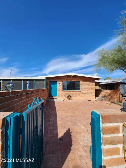 1607 N Camilla Blvd, Tucson, AZ 85716