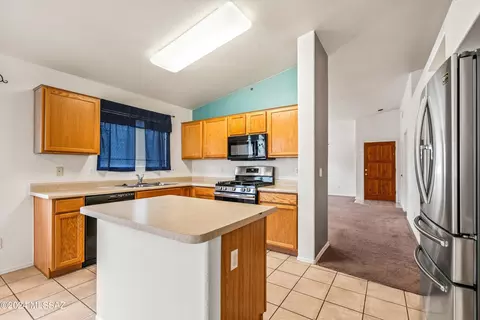 Kitchen - 9442 E Bench Mark Loop, Tucson, AZ 85747 photo 4 of 5