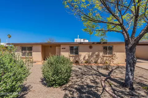 7433 Escalante Rd, Tucson, AZ 85730