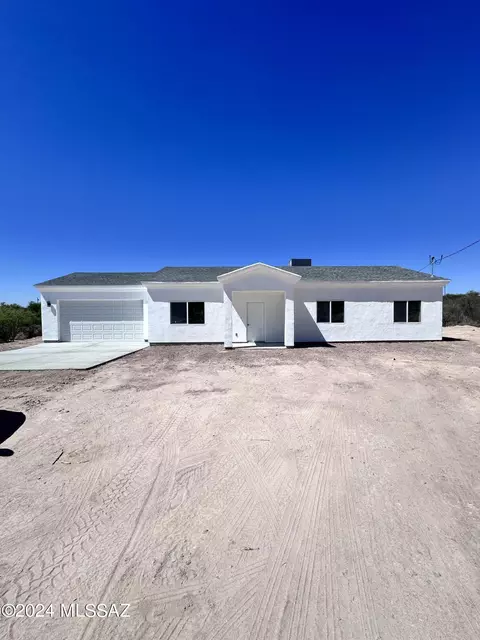 1184 Saga Ct, Rio Rico, AZ 85648