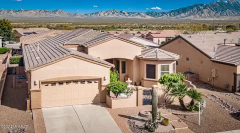 502 N Dossi Pl, Green Valley, AZ 85614