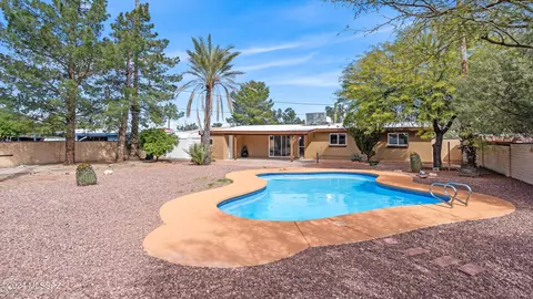 5662 E Whittier St, Tucson, AZ 85711