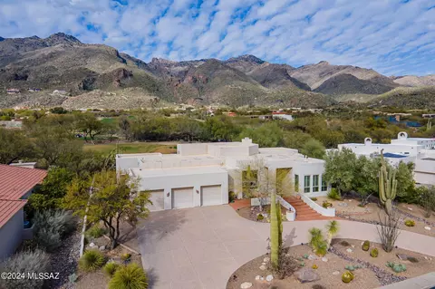 7311 E Desert Moon Loop, Tucson, AZ 85750 photo 2