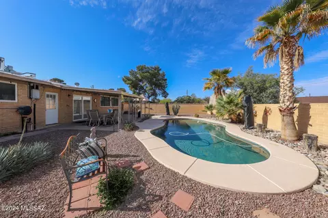 8235 E Koralee Pl, Tucson, AZ 85710
