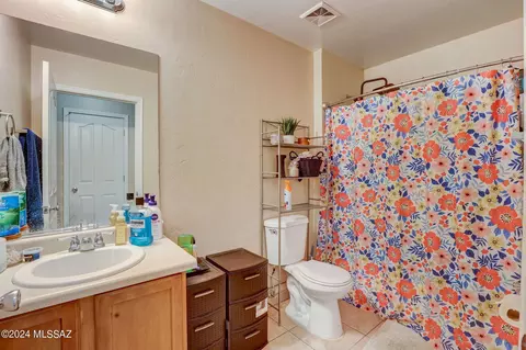 Bath - 5284 E Desert Straw Ln, Tucson, AZ 85756 photo 1 of 2