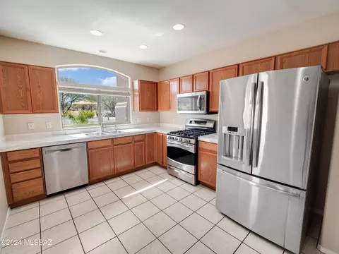689 E Pima Meadows Dr, Vail, AZ 85641 photo 6