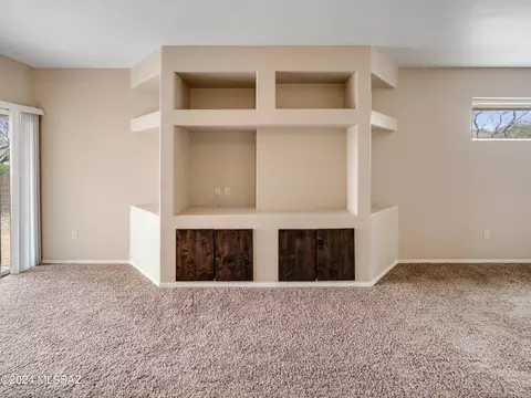 689 E Pima Meadows Dr, Vail, AZ 85641 photo 5