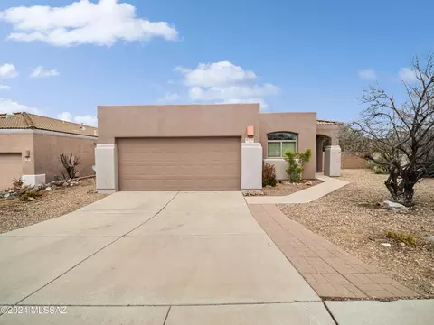 689 E Pima Meadows Dr, Vail, AZ 85641