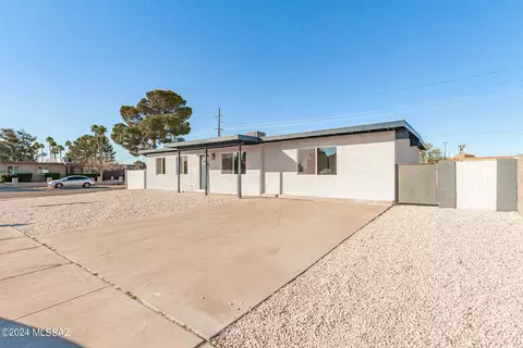 2101 E Highland Dr, Tucson, AZ 85706 photo 4