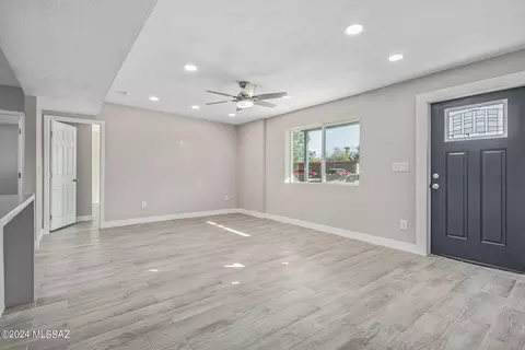 2101 E Highland Dr, Tucson, AZ 85706 photo 11