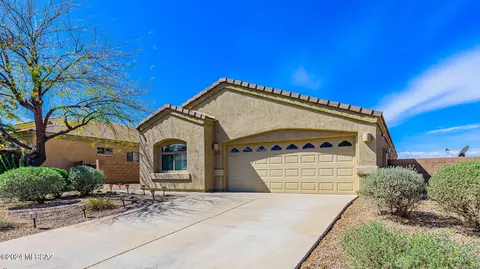 485 W Chatfield St, Vail, AZ 85641
