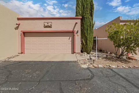 639 W Via Rosaldo, Green Valley, AZ 85614