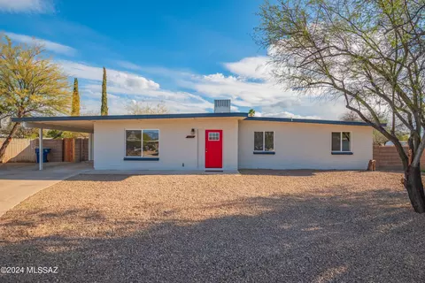 7626 E 42nd St, Tucson, AZ 85730
