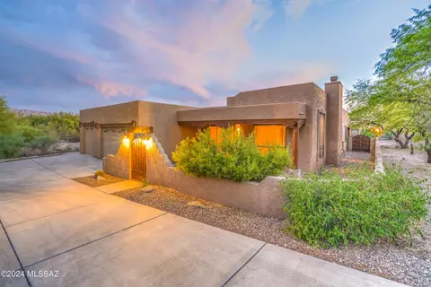 10238 E Desert Flower Pl, Tucson, AZ 85749