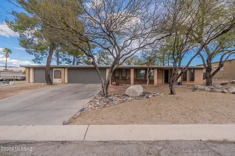 2230 N Sarnoff Dr, Tucson, AZ 85715