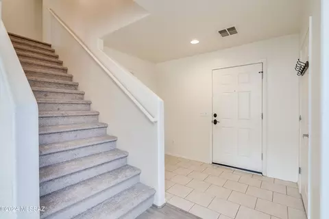 3852 E Sun View Ct, Tucson, AZ 85706 photo 4