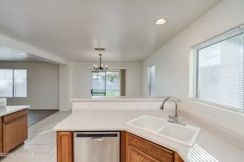 3852 E Sun View Ct, Tucson, AZ 85706 photo 17
