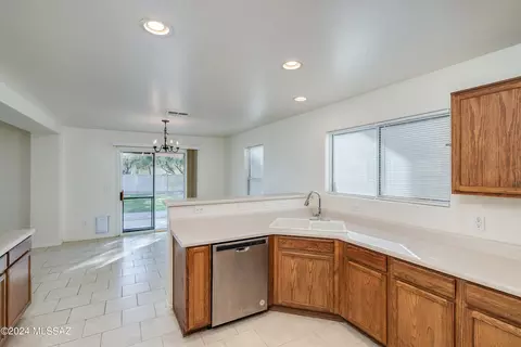 3852 E Sun View Ct, Tucson, AZ 85706 photo 16